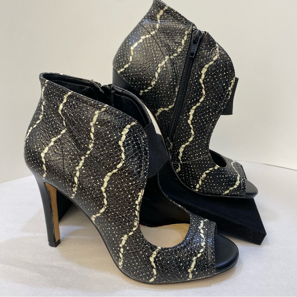 Gianni Bini Snakeskin Leather Peep Toe Ankle Bootie Stiletto Heel 7 - Picture 4 of 15